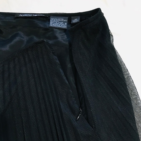Pleated Black sheer tulle skirt by Albert Nipon - Picture 7 of 7
